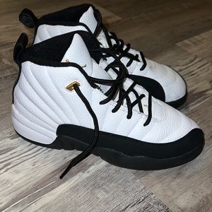 2.5Y Black & white Jordan 12s